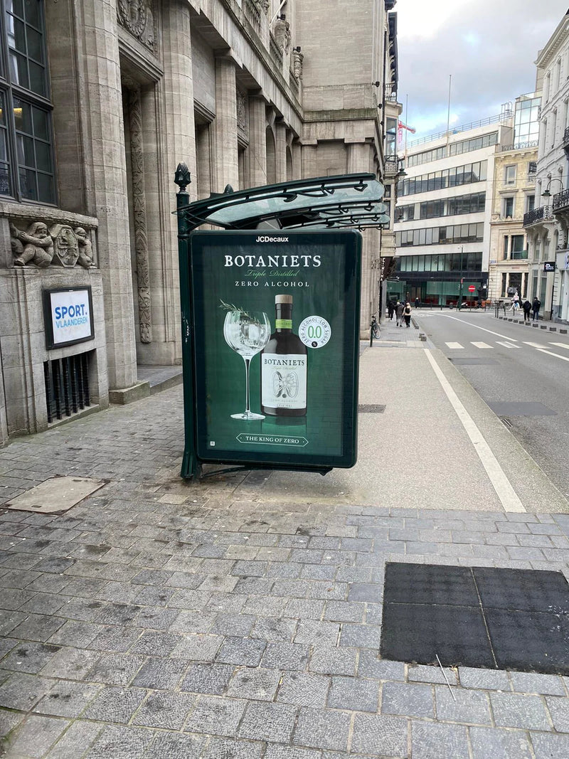 Campagne OOH nationale à succès pour Botaniets sur un panneau publicitaire à Bruxelles.